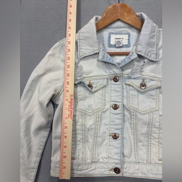 Forever 21 Small Women's Light Blue Wash Denim Distressed Jean Jacket Cropped - Picture 9 of 11